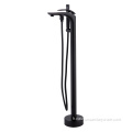 Taps de bain autoportants noirs